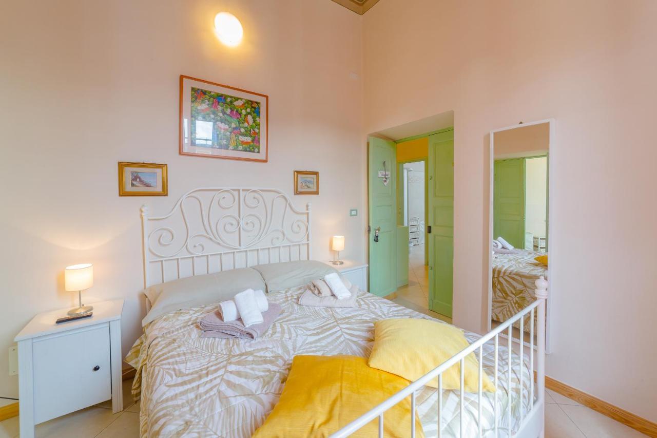 B&B Bernini Finale Ligure Bagian luar foto