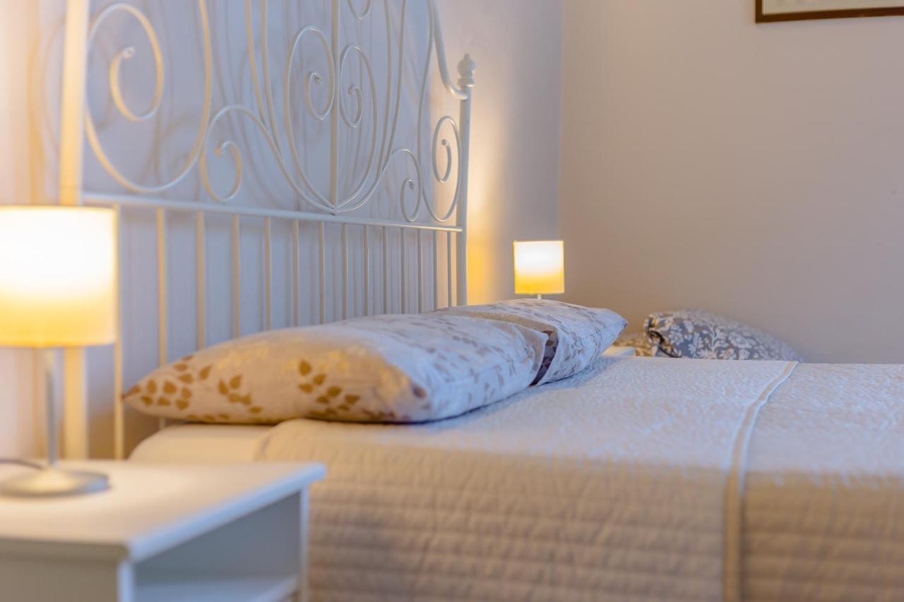 B&B Bernini Finale Ligure Bagian luar foto