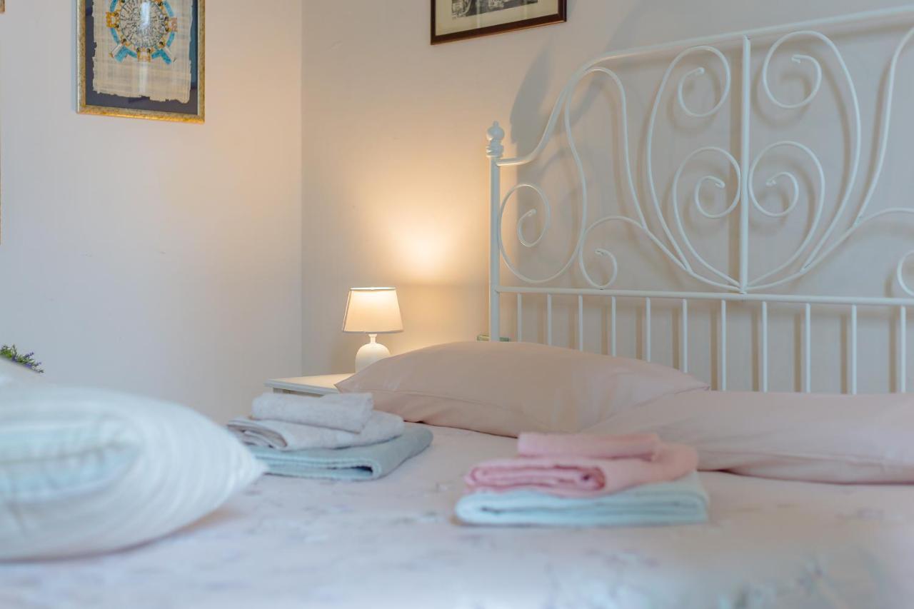B&B Bernini Finale Ligure Bagian luar foto