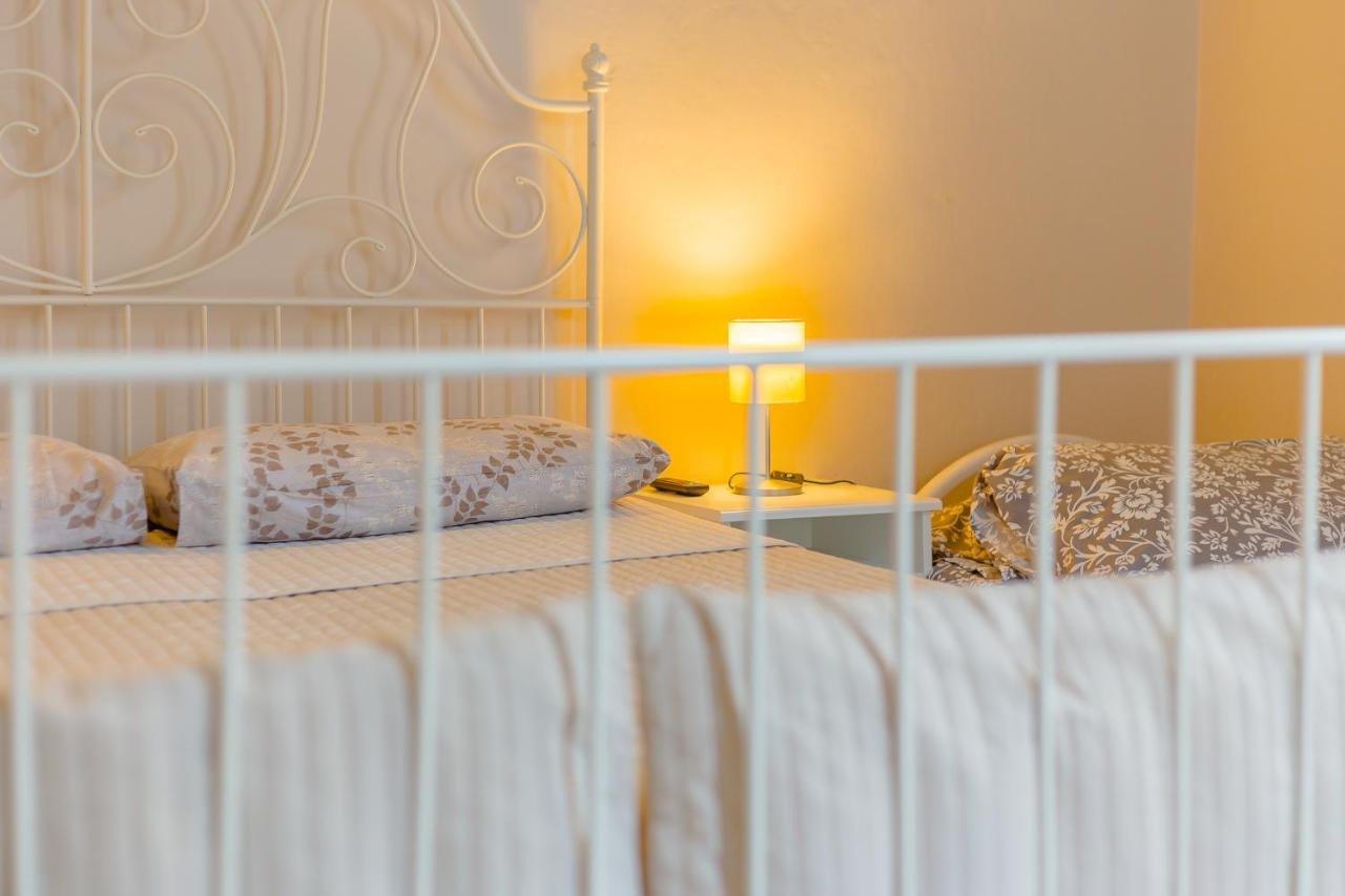 B&B Bernini Finale Ligure Bagian luar foto